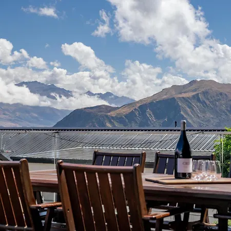 Peak Retreat - Wanaka Holiday Home