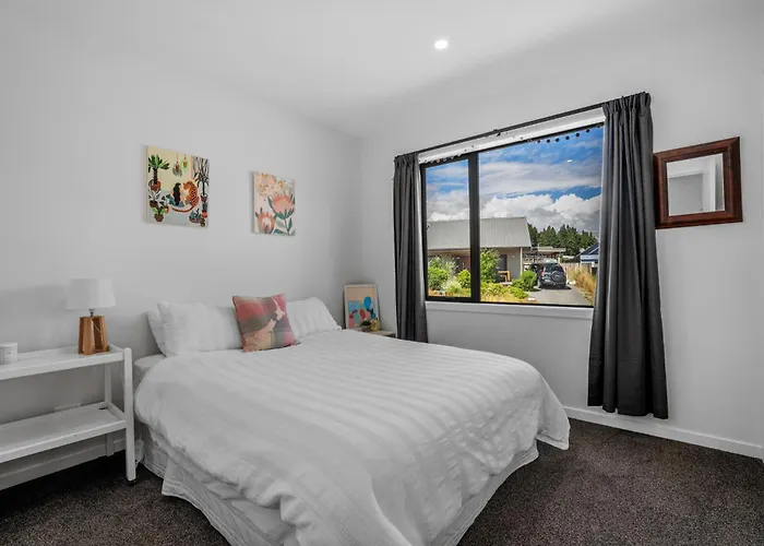 Peak Retreat - *
